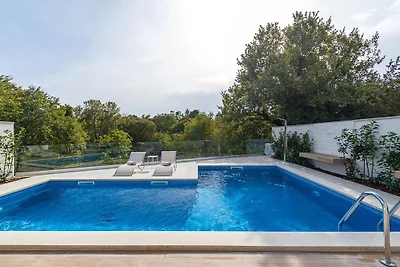 Villa in Svetvincenat mit Schwimmbecken