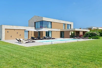 Villa in Brtonigla mit Schwimmbecken