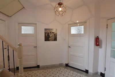 Gerהumiges Bauernhaus in IJzendijke mit...