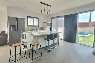 Villa familiare a Sérignan con piscina in...