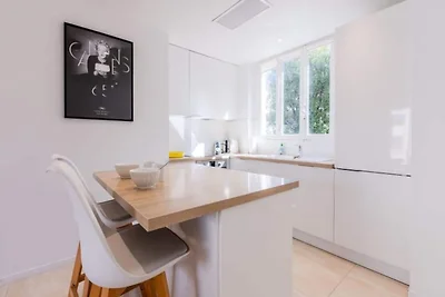 Stilvolle 2-Zimmer-Wohnung mit Balkon, 3 Minu...