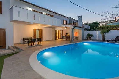 Villa in Polje mit Schwimmbecken