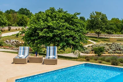 Villa completamente attrezzata a Filipana