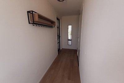 2 nieuwe moderne woningen naast elkaar...