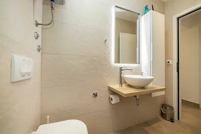 Apartments Ema - Studio Apartment with Sea...