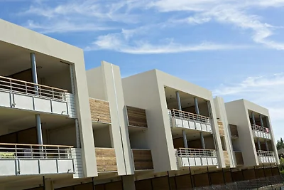 Marina-Apartment mit Terrasse