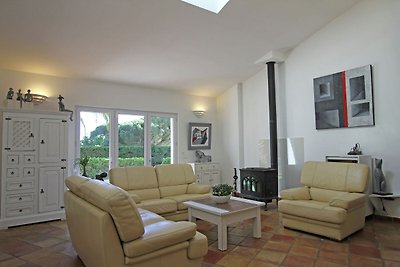 Moderne Villa in Gassin mit Sauna