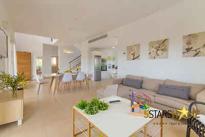 Moderne Villa, 210 m vom Sandstrand entfernt