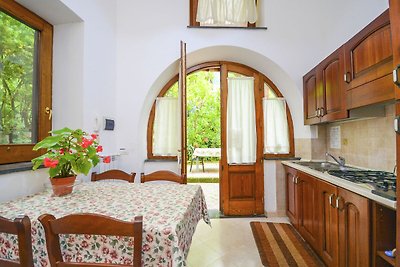 Apartment in a country house, but near the ce...