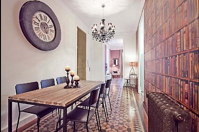 Luxurious apartment in the center of...
