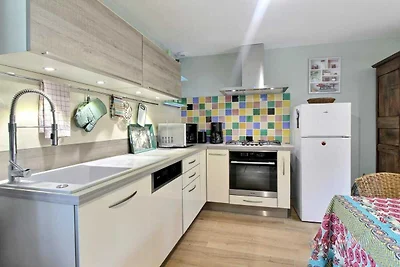 Schönes Ferienhaus in Neulliac