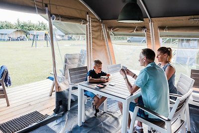 Schöne Zeltlodge in einem Ferienpark