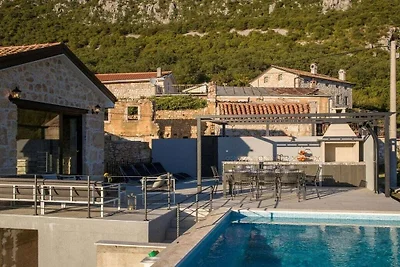 Villa in Bribir mit Schwimmbecken