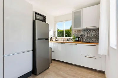 Bungalow urbano a Écuras con piscina