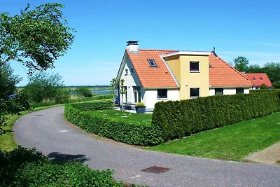 Chalet a Bergumermeer vicino al Porto