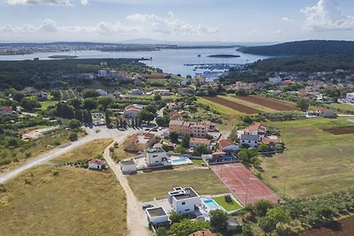 Villa in Pomer mit Schwimmbecken