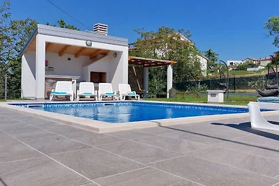 Villa in Brtonigla mit Schwimmbecken