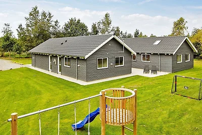 18 Personen Ferienhaus in Højby