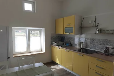 Secluded Authentic Apartment with Terrace - S...