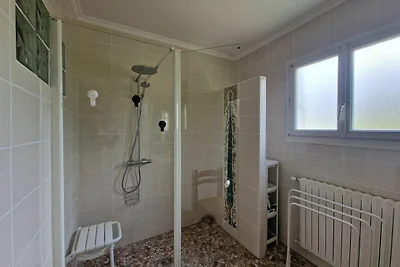Familienfreundliches Ferienhaus nahe Küste