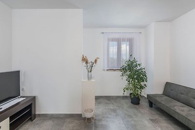 Ferienhaus mit kleinem beheiztem Pool und Gri...