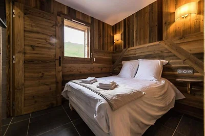 Ampio appartamento in legno antico sulle pist...