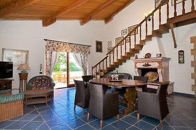Equipped villa with private pool and panorami...