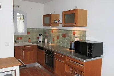 Accogliente casa vacanze ad Arles con piscina