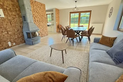 Schöne Villa ist mit allem modernen Komfort...