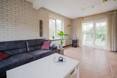 Bel bungalow a Beek con vasca idromassaggio
