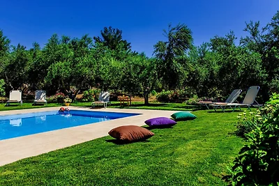 Spacious Family Villa near Beach