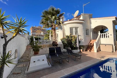 Bella villa con terrazza e piscina