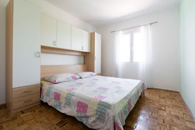 Casa vacanze a Rogoznica vicino alla Seabeach