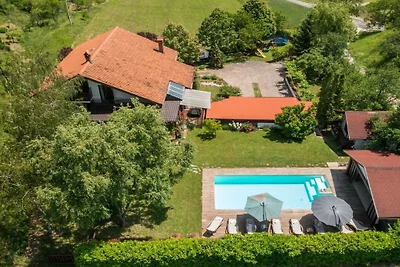 Villa in Cerovlje met zwembad