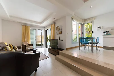 Villa mit beheiztem Pool in Salobre