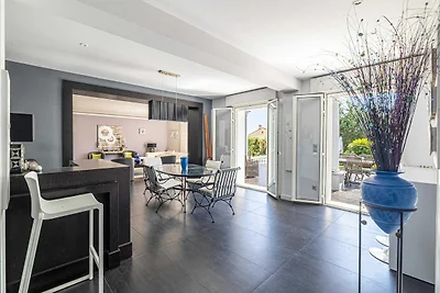 Villa con aria condizionata, 8 camere da lett...