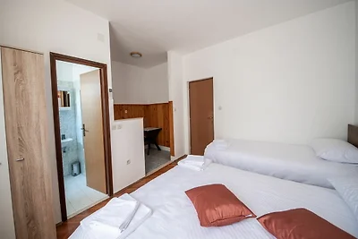 Apartment in Seline mit Terrasse