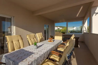 Villa in der Nähe von Zadar für 16 Gäste