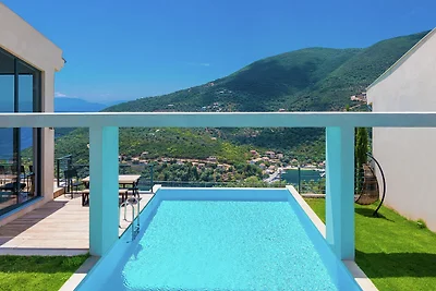 Moderne Villa in Sivota mit eigenem Pool