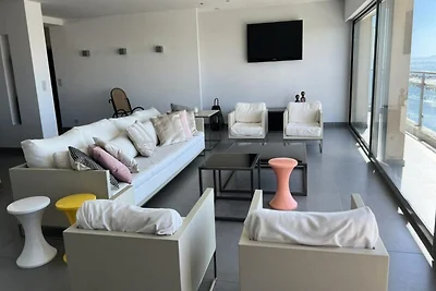 Wohnung in Grau du Roi mit Meerblick