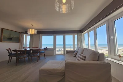 Appartement met panoramisch uitzicht op zee
