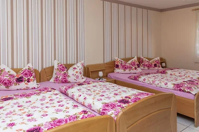 Luminosa villa con terrazza privata a Lirstal