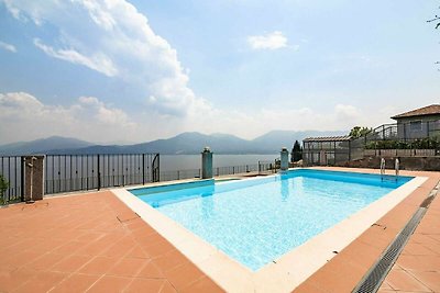 Lakeview apartment in Oggebbio with swimming...