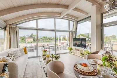 Modern panoramisch loft met terras, lift