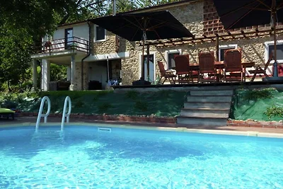 Scenografica casa vacanze con piscina privata