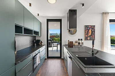 Moderne Villa mit privatem Pool, für 8...