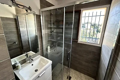 Haus nahe Pin de Bormes mit Terrasse BBQ