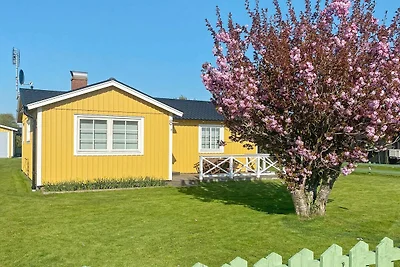 4 Personen Ferienhaus in Tvååker-By Traum