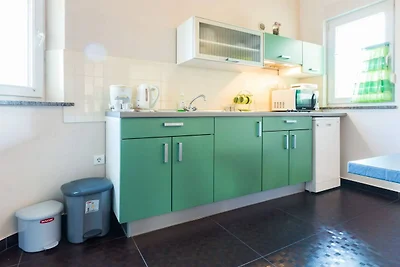 Classic Two Bedroom Apartment with Terrace (o...