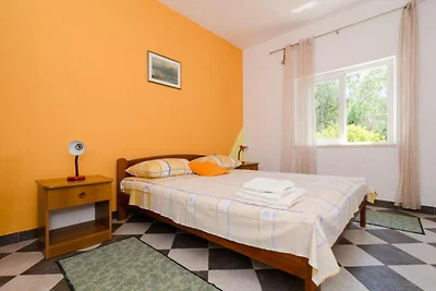 Holiday Home Blue Vineyard- Three Bedroom Hou...